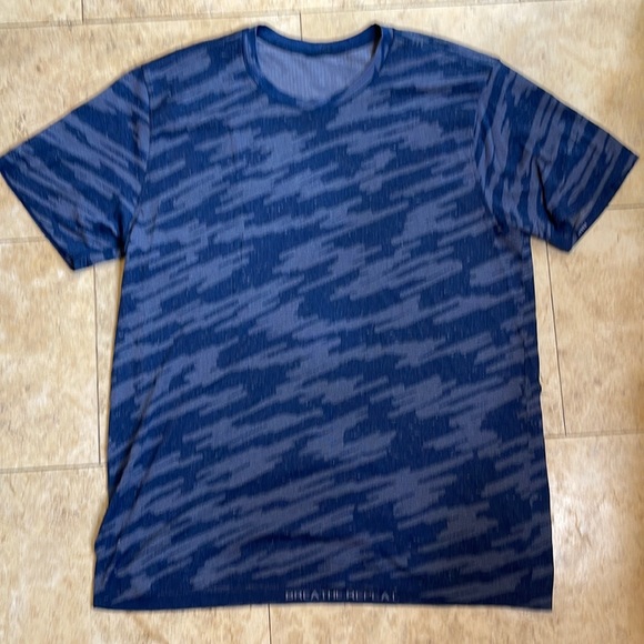 Lululemon Metal Vent Tech Short Sleeve Shirt 2.0 Navy Blue Pattern XXL - Picture 1 of 8